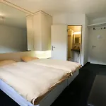Hotel Gruesch Szálloda