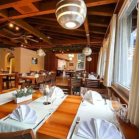 Hotel Gruesch 3* Gruesch