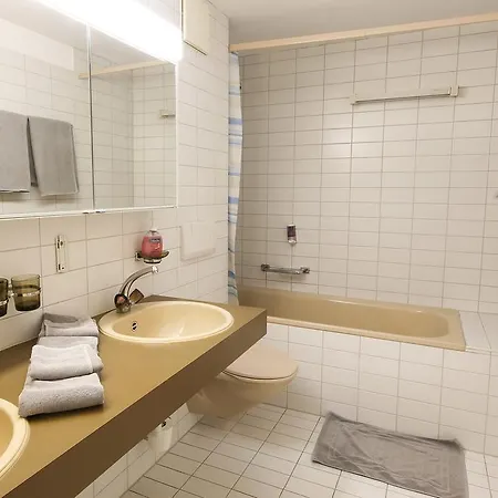 Hotel Gruesch מלון Grüsch