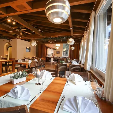 Hotel Gruesch Hotel Gruesch
